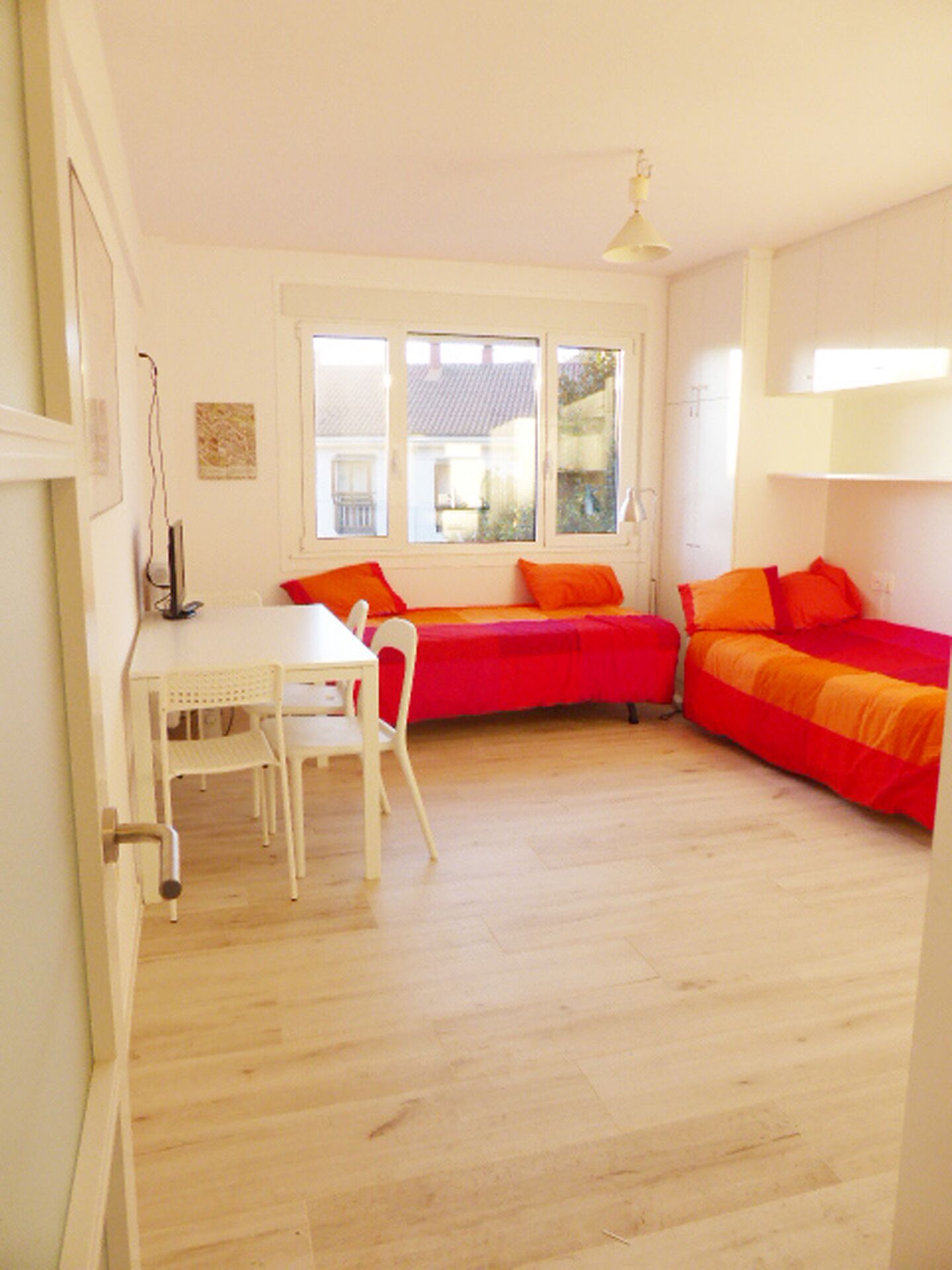 CHEERFUL, LUMINOUS, DOWNTOWN AND COZY APARTMENT