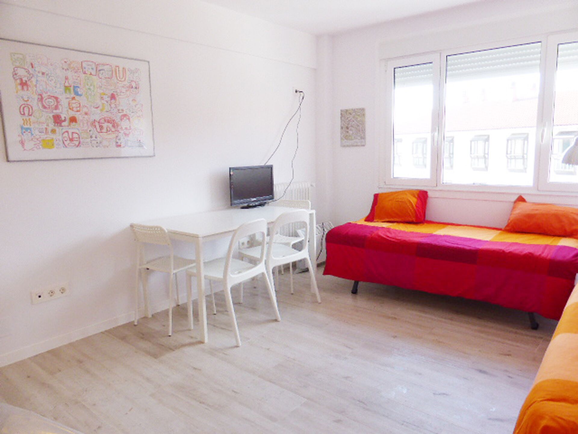 CHEERFUL, LUMINOUS, DOWNTOWN AND COZY APARTMENT