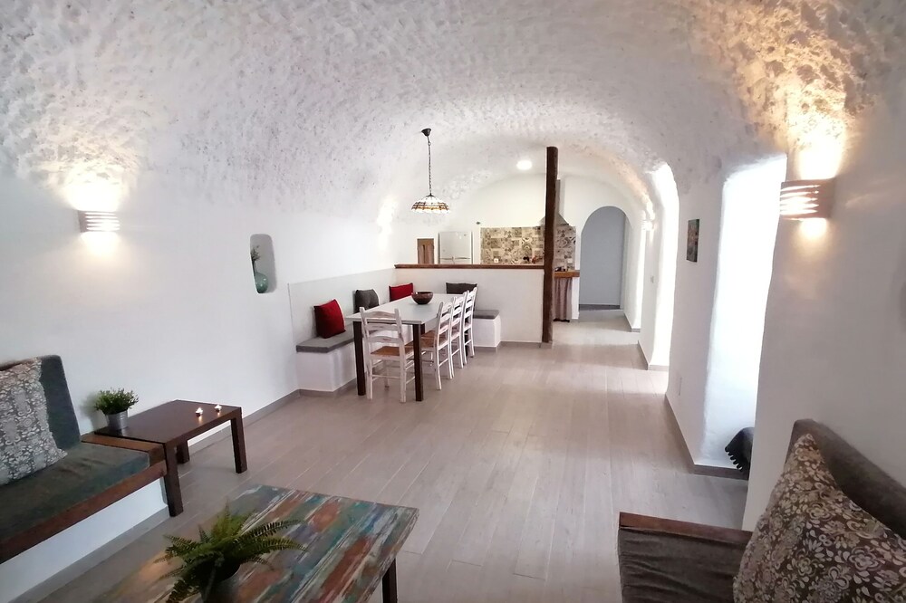 Rural accommodation Cave Adonia II