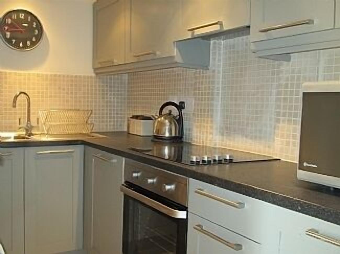 Beautifully Converted 17th C Grade II Stables/Coach House/Barn In Quiet Location