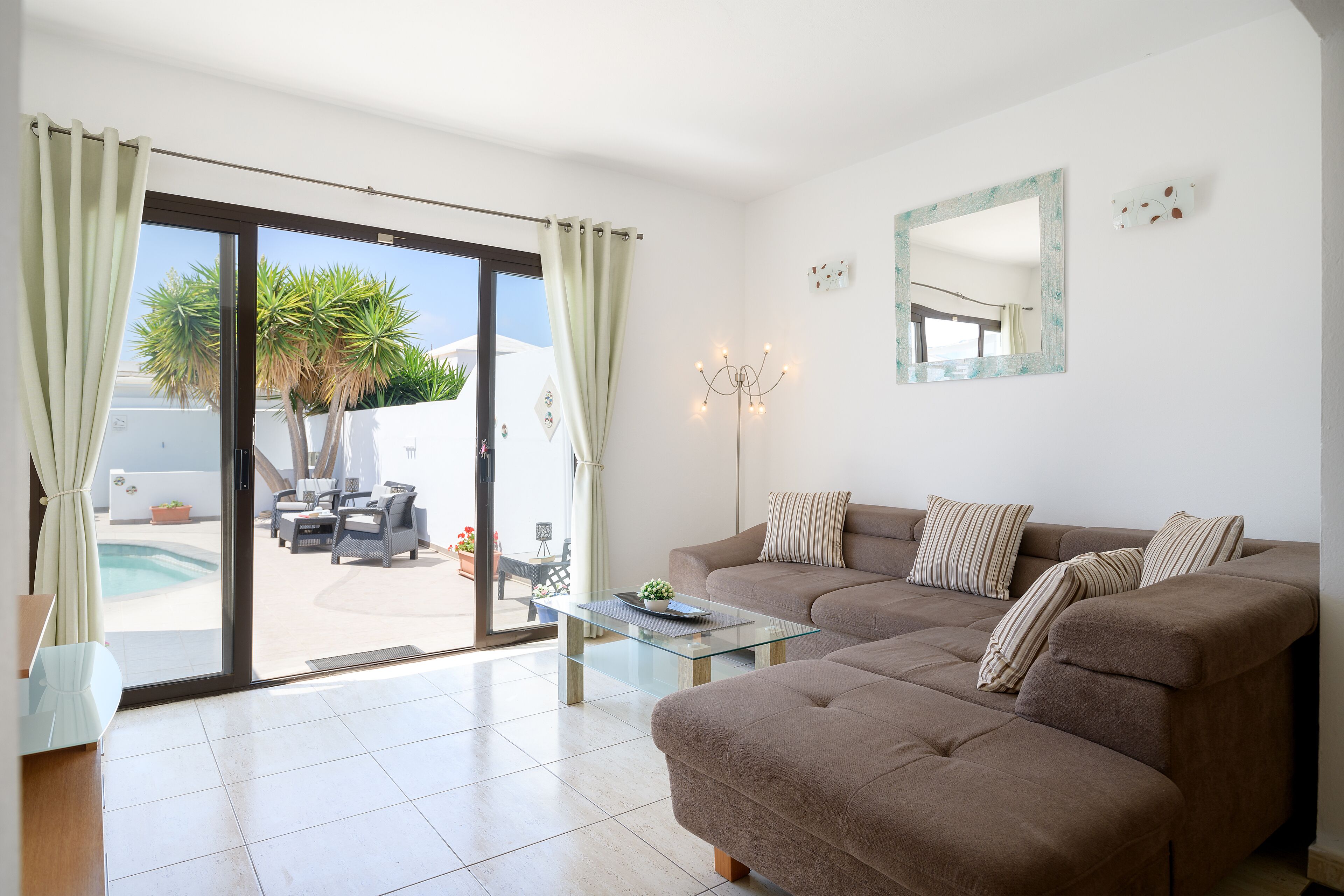 Hermosa Villa Linda - Piscina climatizada - WiFi gratis y Sky TV - Vistas al océano y a la montaña