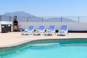 Piscine extérieure, piscine chauffée
