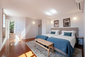 4 bedrooms, iron/ironing board, free WiFi, bed sheets