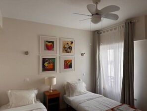 2 bedrooms, iron/ironing board, internet, bed sheets