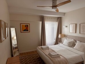 2 bedrooms, iron/ironing board, internet, bed sheets