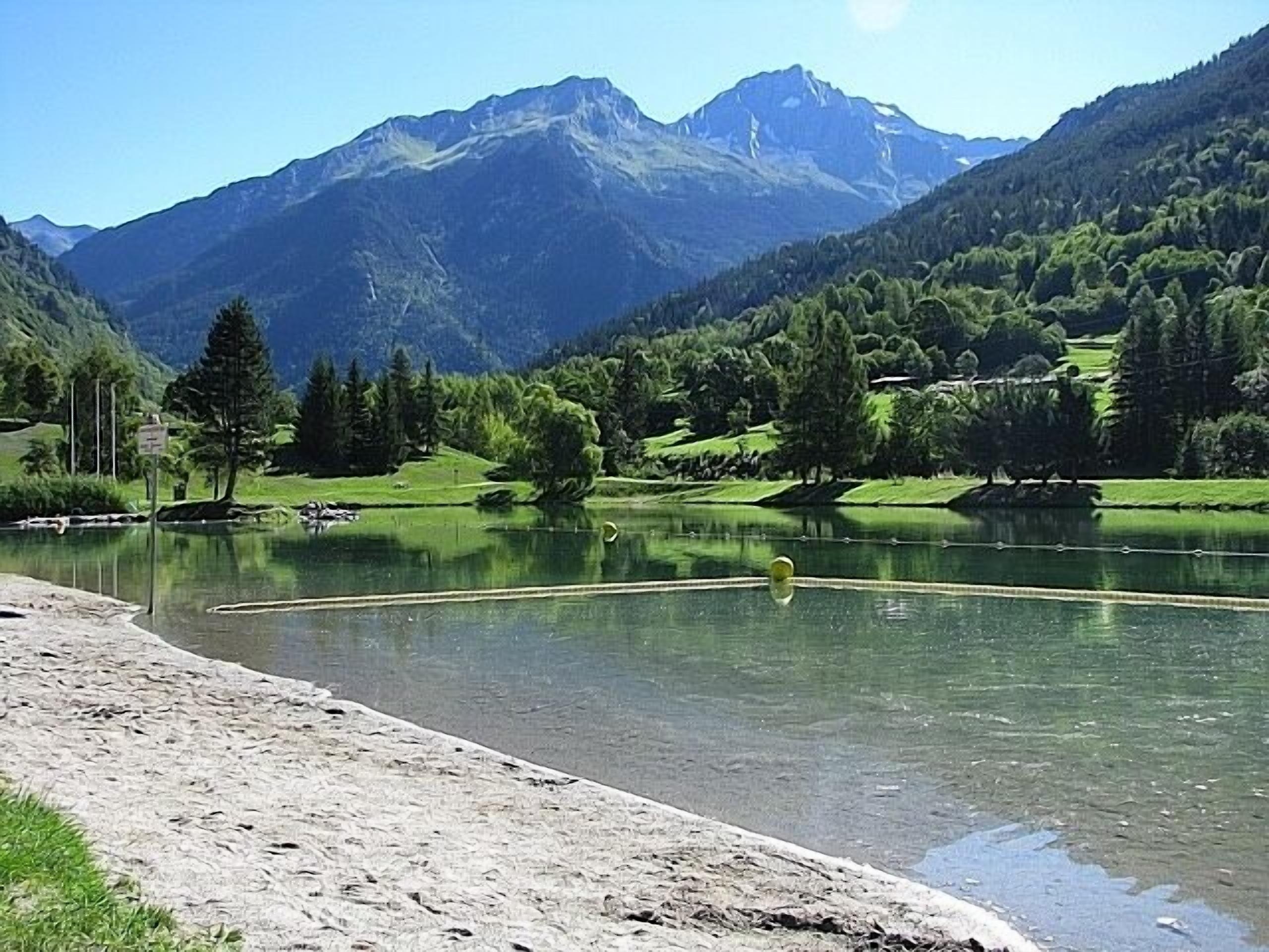 Lac de la Rosière et Cascade des Poux - Randonnée & Guide | Rheaparks