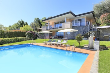 Villa Seta, Meina, Lake Maggiore - NORTHITALY VILLAS luxury villa rentals