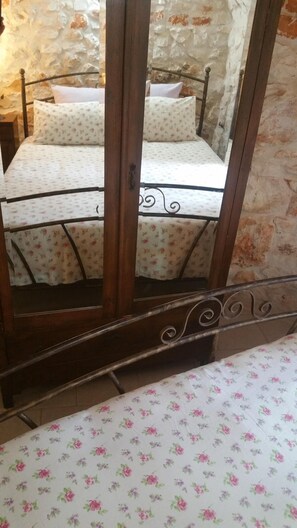 3 Schlafzimmer, Reisekinderbett, kostenloses WLAN, Bettwäsche