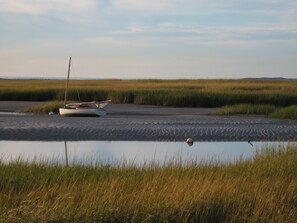 Beach nearby, sun loungers, beach towels
