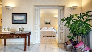 8 chambres, bureau, fer et planche à repasser, Wi-Fi