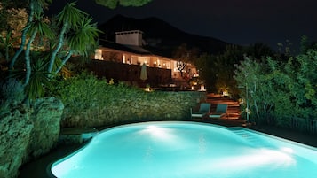 Innenpool, Außenpool