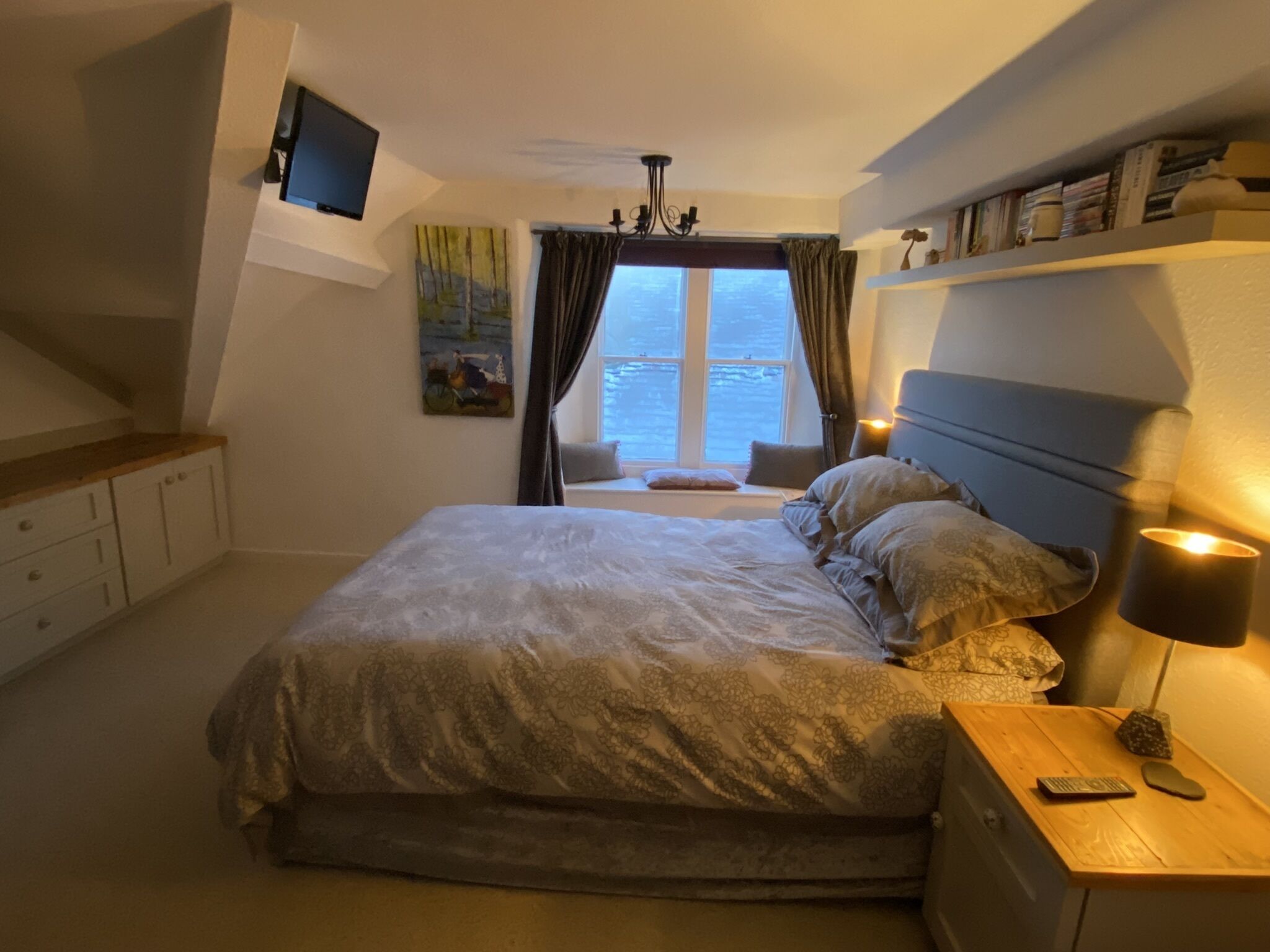 Unique apartment in Cartmel centre. Unrivalled location.Garden.Fab views.Sleeps4