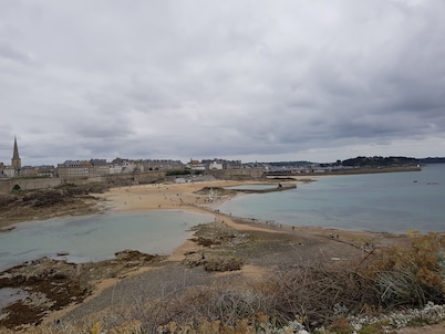 Champcervon: house / villa - Champcervon