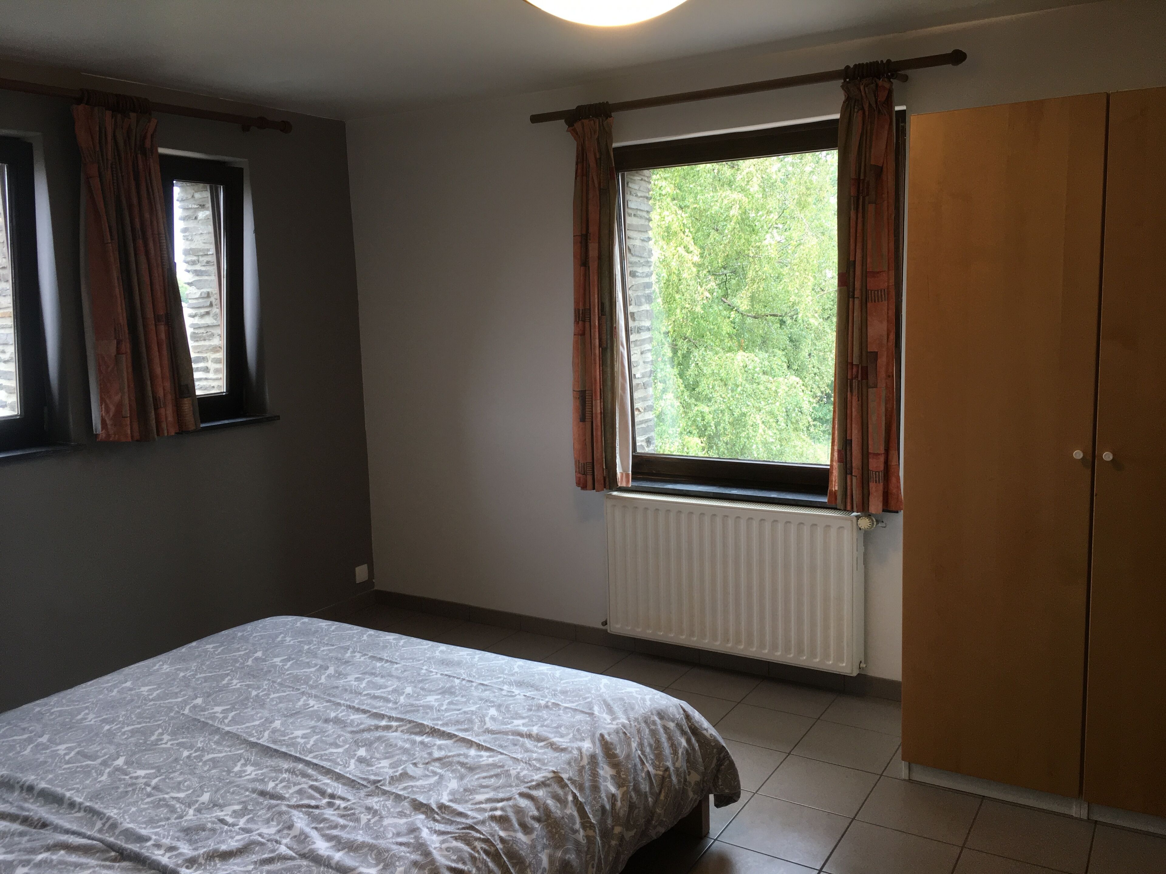 1er étage - deuxième chambre avec lit double 160 cm et 2 lits superposés 90 cm