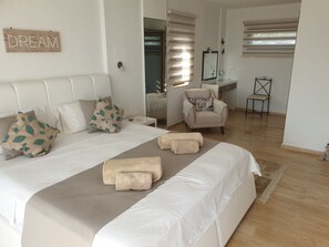 4 bedrooms, in-room safe, iron/ironing board, travel cot