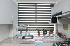 Kühlschrank, Mikrowelle, Ofen, Geschirrspüler