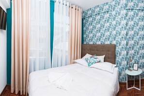 1 bedroom, soundproofing, WiFi, bed sheets