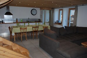 Interior - Charming renovated chalet, Samoëns village centre , sleeps up to 7 (GrandMassif) (Samoëns)
