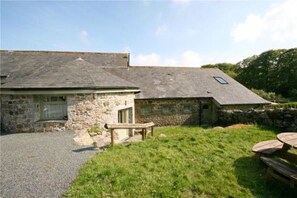 Exterior - Chinkwell Tor barn near Widecombe in the Moor (Widecombe in the Moor)