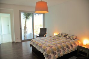 4 chambres, fer et planche à repasser, Wi-Fi gratuit, draps fournis