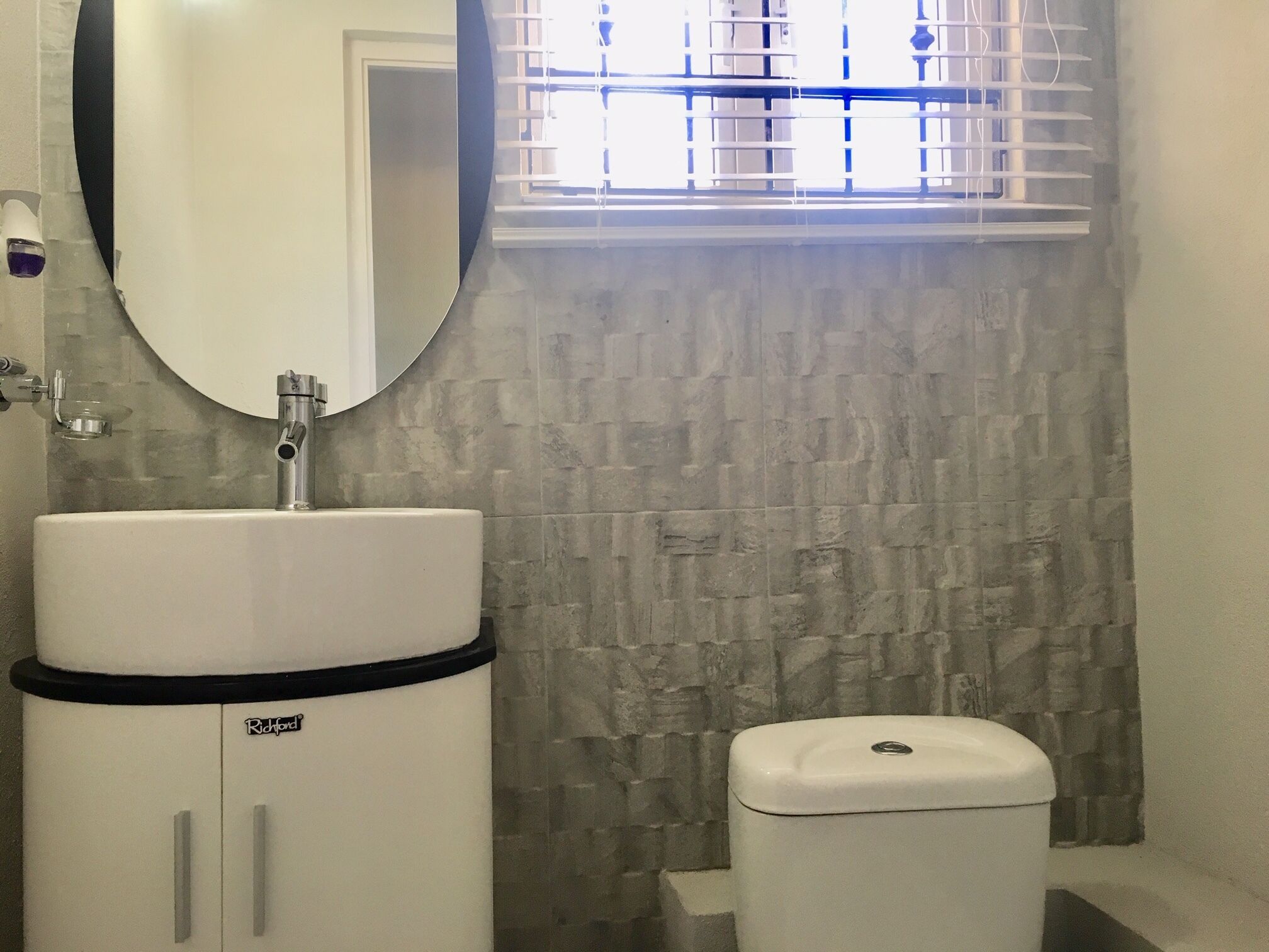 Powder  room 
