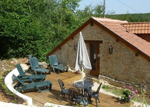 Outdoor dining - Beautiful retreat With Panoramic Countryside Views close to Hautefort Chateau. (Hautefort)
