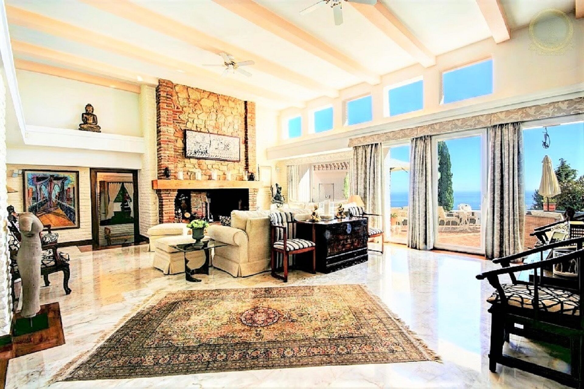 Smart TV, fireplace, DVD player, books