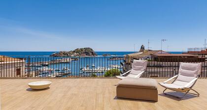 Lachea Seaview Penthouse - Short Lets