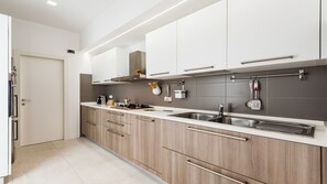 Fridge, microwave, oven, stovetop