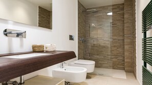 Shower, hair dryer, bidet, towels - Lachea Seaview Penthouse - Short Lets (Aci Castello)