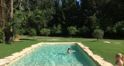 In the countryside of AVIGNON, with pool, bikes, AC