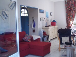 TV, table tennis, books, stereo