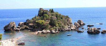 Casa della Ghiacciaia: beautiful seafront fisherman's house in Capo d'Orlando
