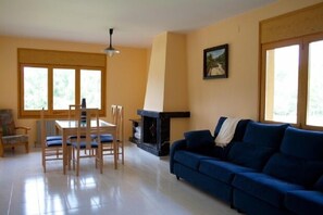 Smart TV, fireplace, table football, ping pong