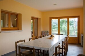 Dining - Self catering La Roureda for 12 people (Sant Martí de Llémena)