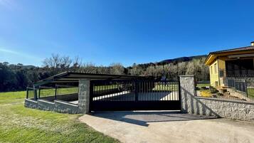 Enceinte de lâhĂ©bergement