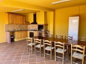 Dining - Self catering La Roureda for 12 people (Sant Martí de Llémena)