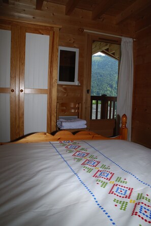 4 chambres, fer et planche à repasser, Wi-Fi, draps fournis