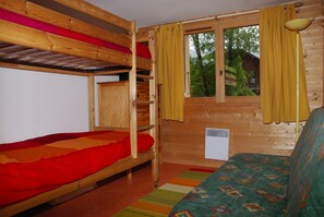 4 bedrooms, iron/ironing board, WiFi, bed sheets - Chalet in French Alps - Beautiful, quiet location (Le Grand-Bornand)