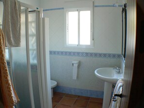 Shower, towels