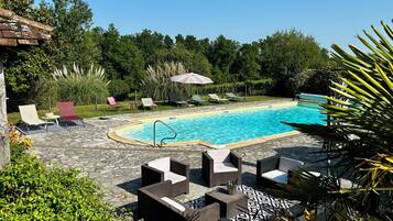 Piscine extérieure, piscine chauffée