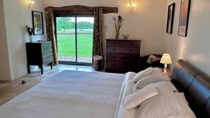 6 bedrooms, desk, iron/ironing board, travel cot - Secluded Perigordine Farmhouse in Monbazillac, Near Bergerac. Large Heated Pool. (Monbazillac)
