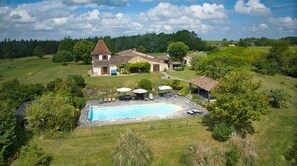Exterior - Secluded Perigordine Farmhouse in Monbazillac, Near Bergerac. Large Heated Pool. (Monbazillac)