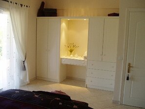 2 bedrooms, in-room safe, iron/ironing board, free WiFi - Private Detached Kassiopi Villa Great Sea Views, EOT and Health First Certified  (Kassopaioi)
