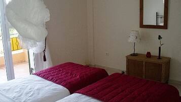 2 bedrooms, in-room safe, iron/ironing board, WiFi (free)