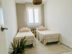 3 Schlafzimmer, Bügeleisen/Bügelbrett, Internetzugang, Bettwäsche