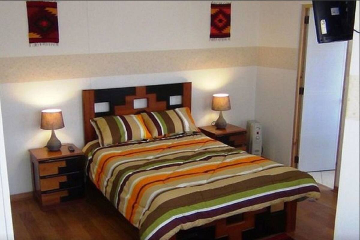In-room safe, WiFi (free), bed sheets