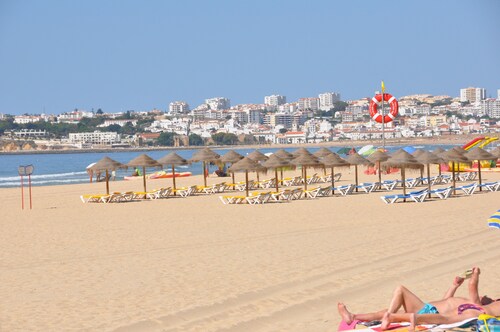 Fantastische Villa in Meia Praia mit Terrassen, Pool und Garten 500 m vom Meer