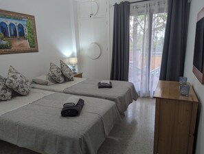 2 quartos, ferros/tábuas de passar roupa, Wi-Fi de cortesia