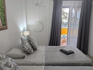 2 habitaciones, tabla de planchar con plancha y wifi gratis 